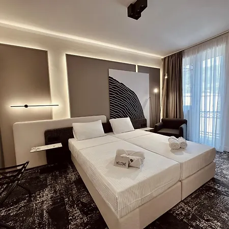 Apartman The Place 87 *