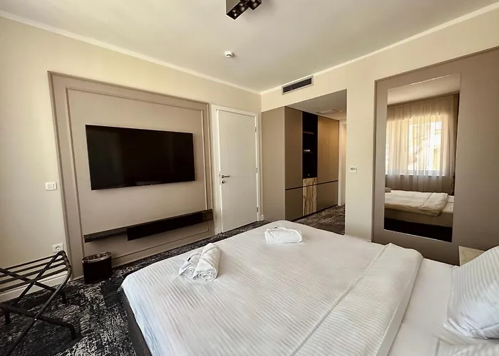 The Place 87 Apartment *